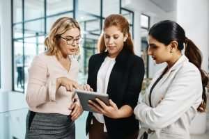 These women know how to efficiently manage their workday